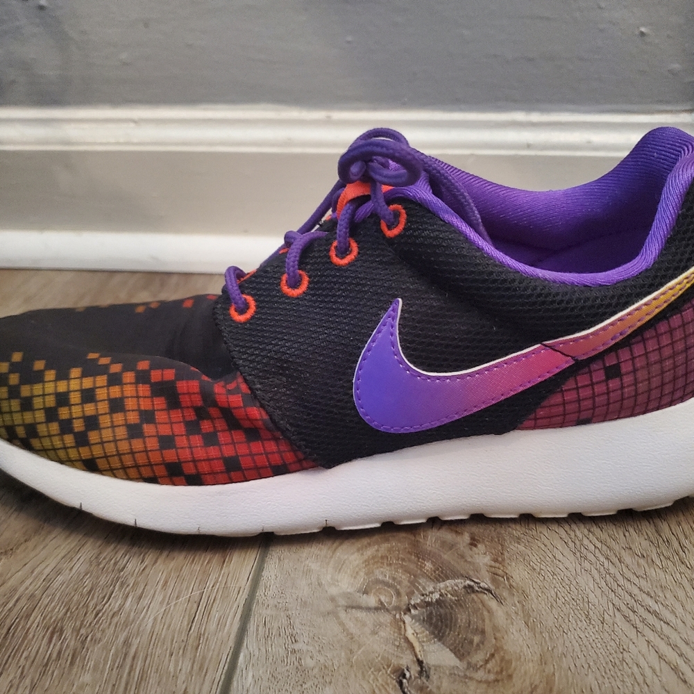 Nike 677784-003 Kids Grade School Roshe ONE Print Black/Hyper Violet/Volt/White